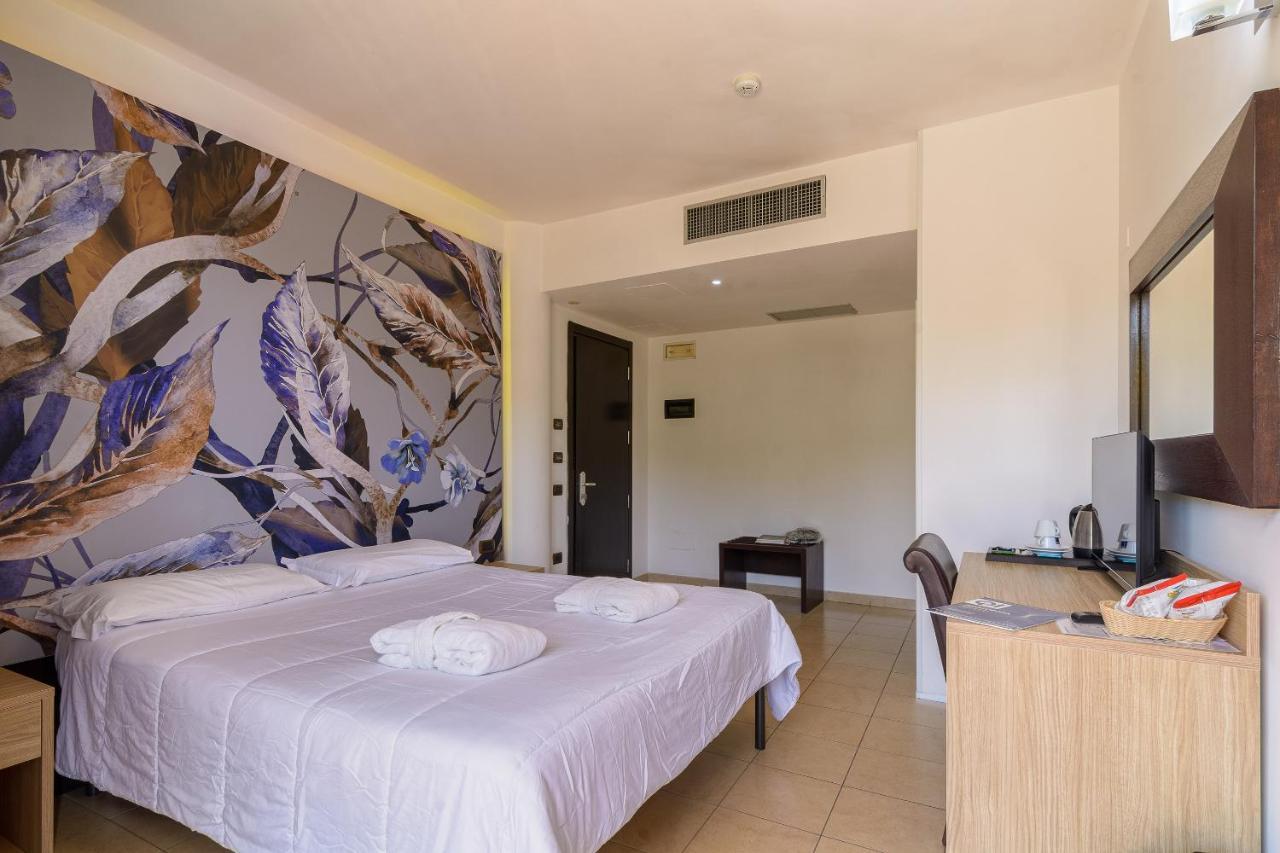 Hotel Terme Capasso Контурси Екстериор снимка