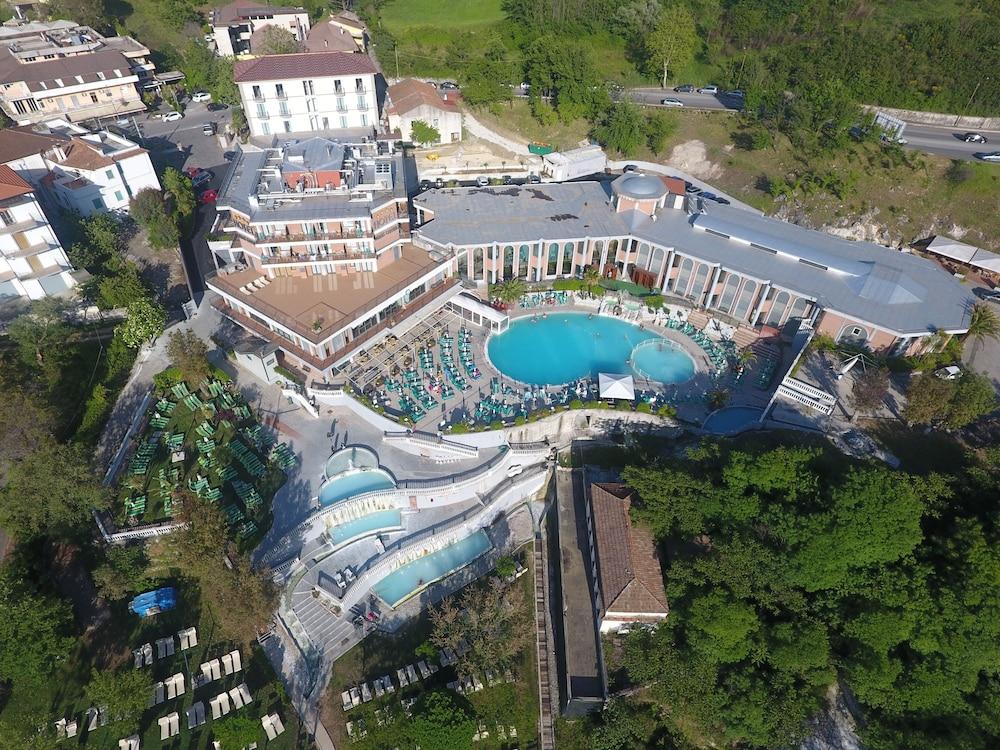 Hotel Terme Capasso Контурси Екстериор снимка